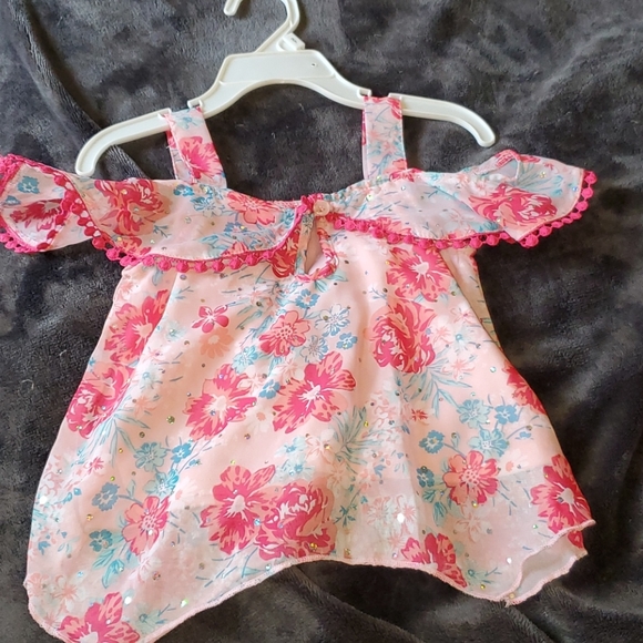 Pink flower top and pink short set - Picture 3 of 5